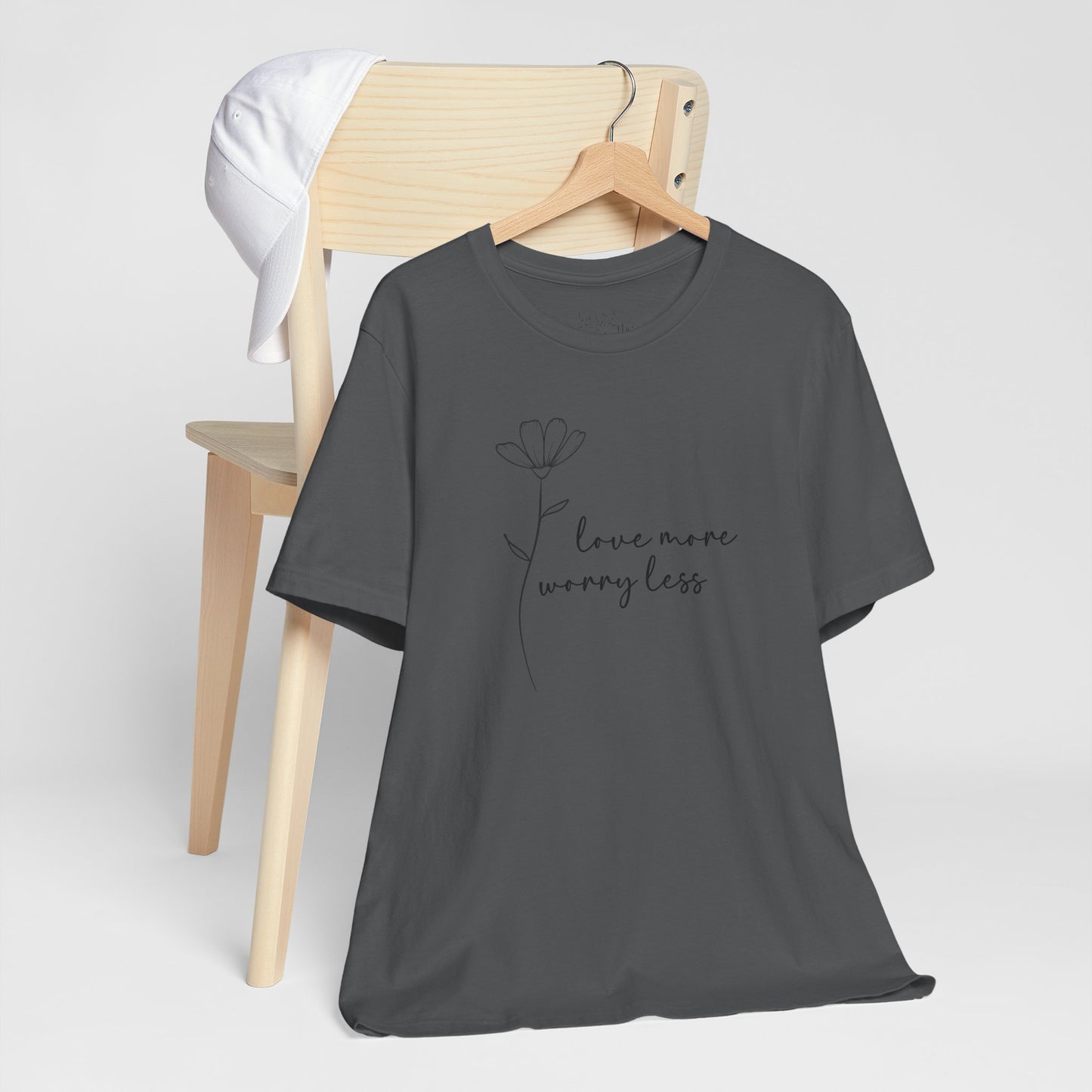 Minimalist Floral T-Shirt for Everyday Inspiration