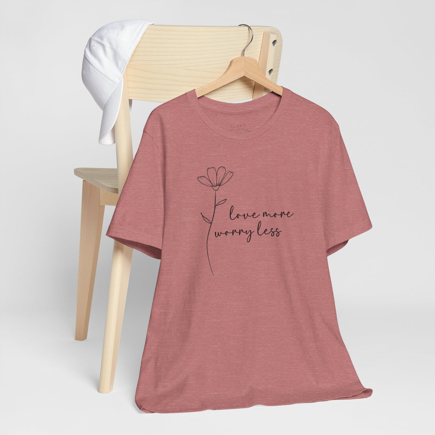 Minimalist Floral T-Shirt for Everyday Inspiration