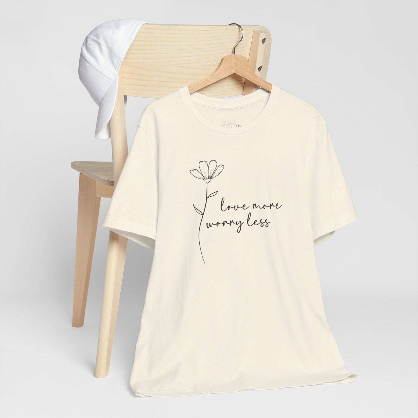 Minimalist Floral T-Shirt for Everyday Inspiration
