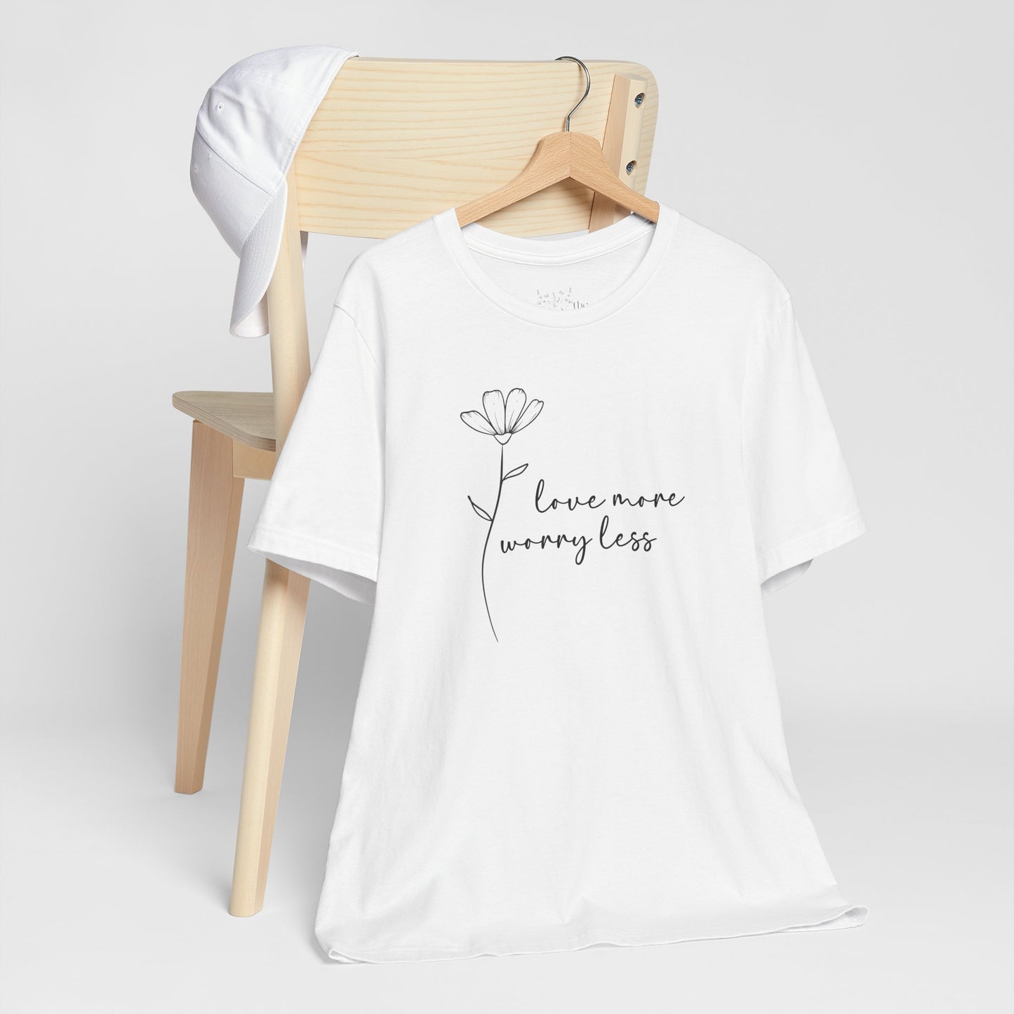 Minimalist Floral T-Shirt for Everyday Inspiration