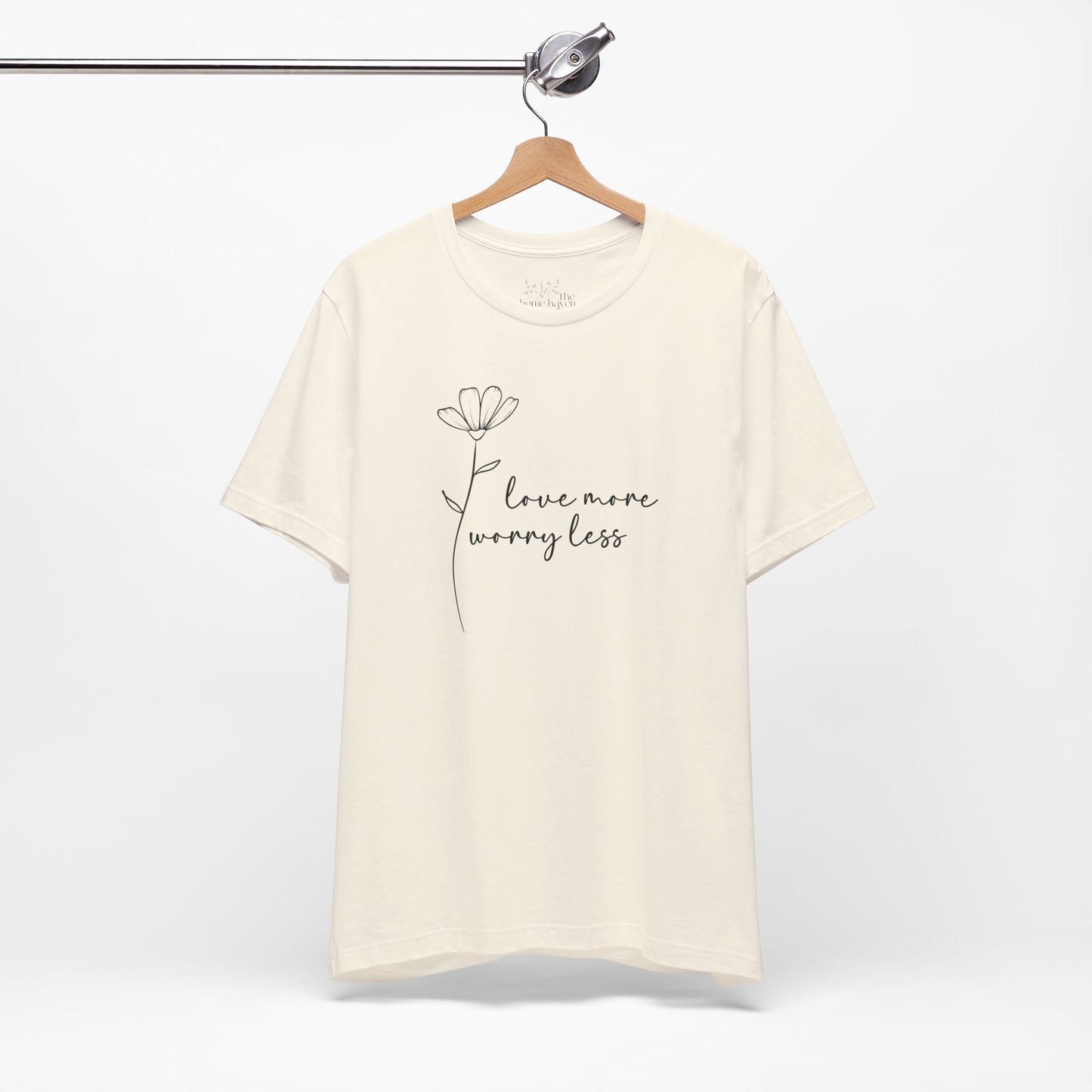 Minimalist Floral T-Shirt for Everyday Inspiration