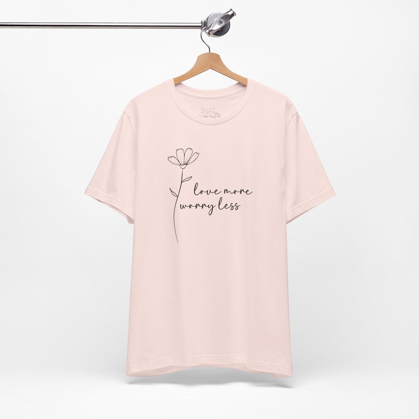 Minimalist Floral T-Shirt for Everyday Inspiration