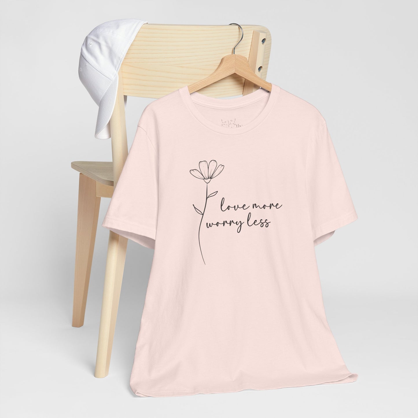 Minimalist Floral T-Shirt for Everyday Inspiration