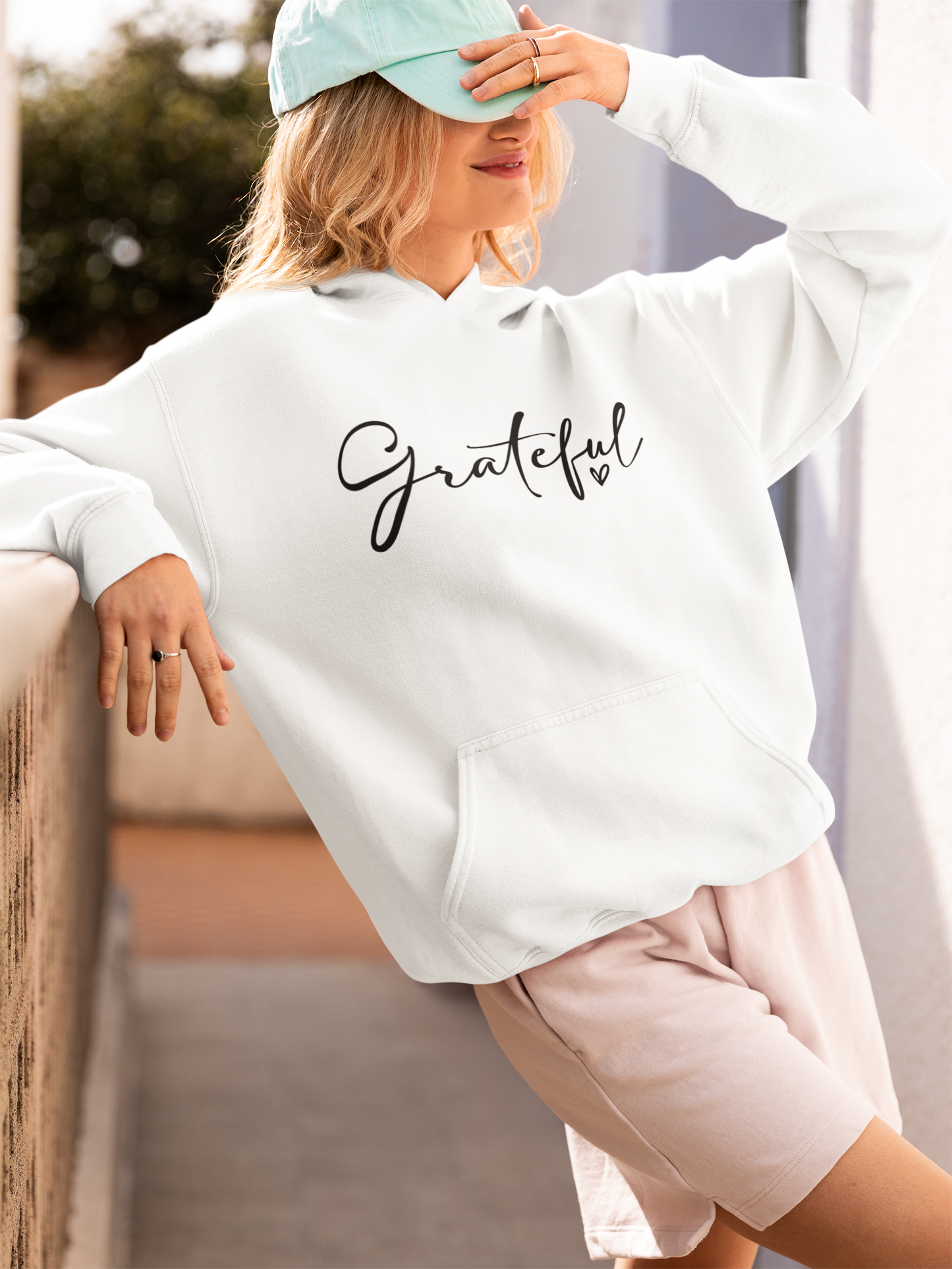 Grateful Hoodie – Cozy Comfort with Heartfelt Style